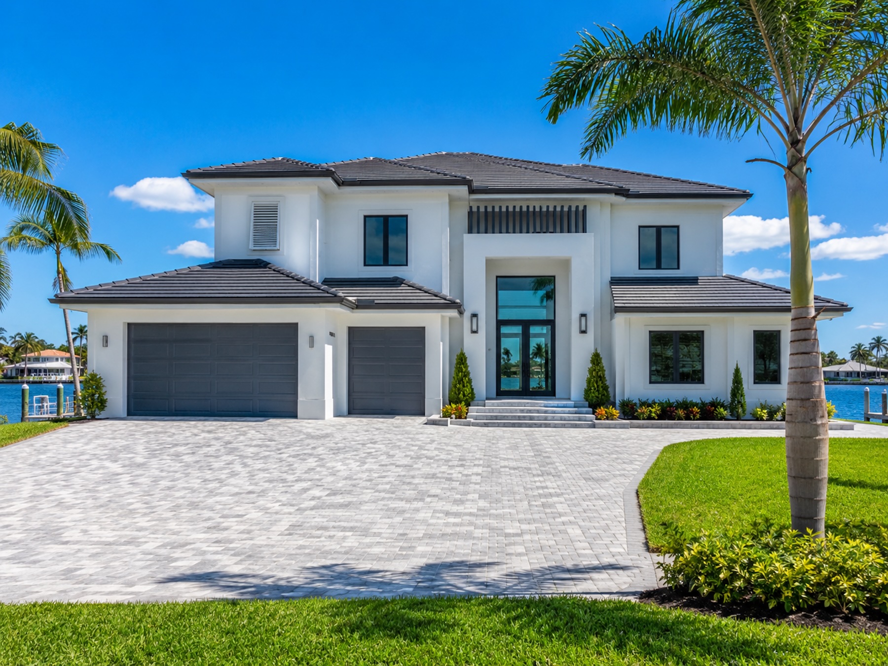 Illustrative new-construction rinse — turnover-ready exterior and flatwork.
